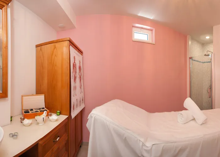 Sunceva Postelja Hotell 4*