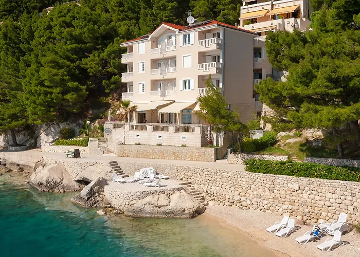 Sunceva Postelja Hotell 4*