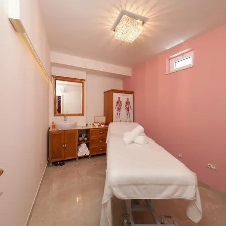 Sunceva Postelja Hotel 4*
