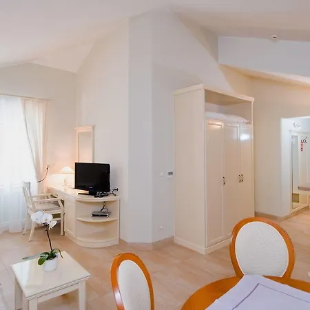 Sunceva Postelja ブレラ