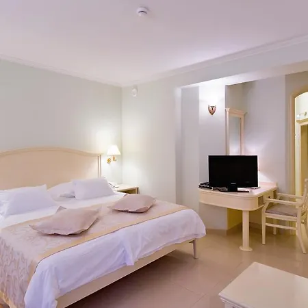 Sunceva Postelja Hotel 4*